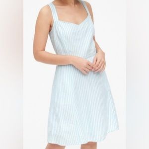 GAP. NWT Women's Size 4 Petite Flare Dress in Blue and White Stripes.